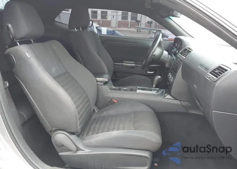 2014 Dodge Challenger Sxt z USA, uszkodzony, nr VIN 2C3CDYAG5EH306307